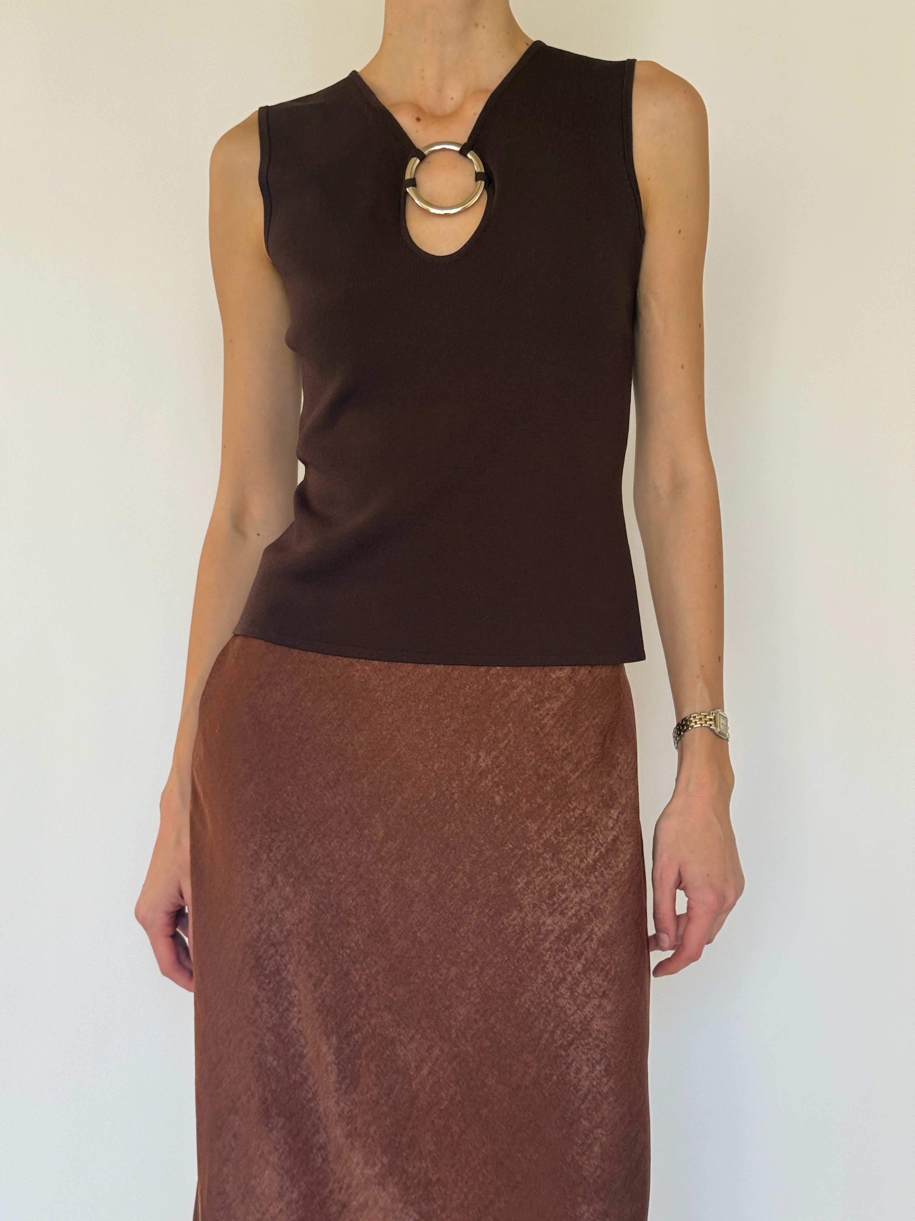 Vintage fitted sleeveless top brown front detail