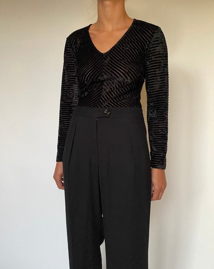 VINTAGE LONG SLEEVE VELVET TOP 2405