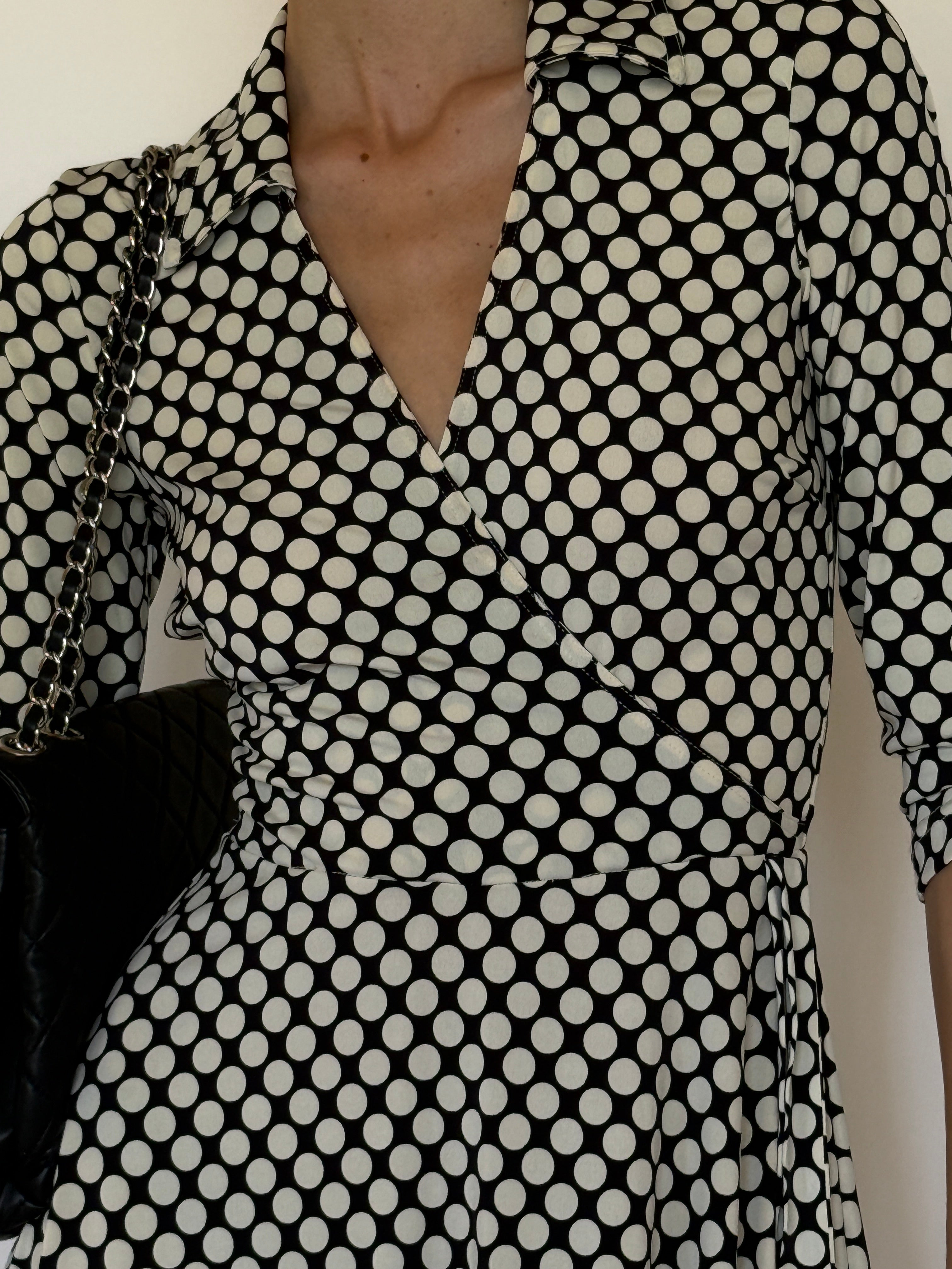 Vintage wrap neckline detail
