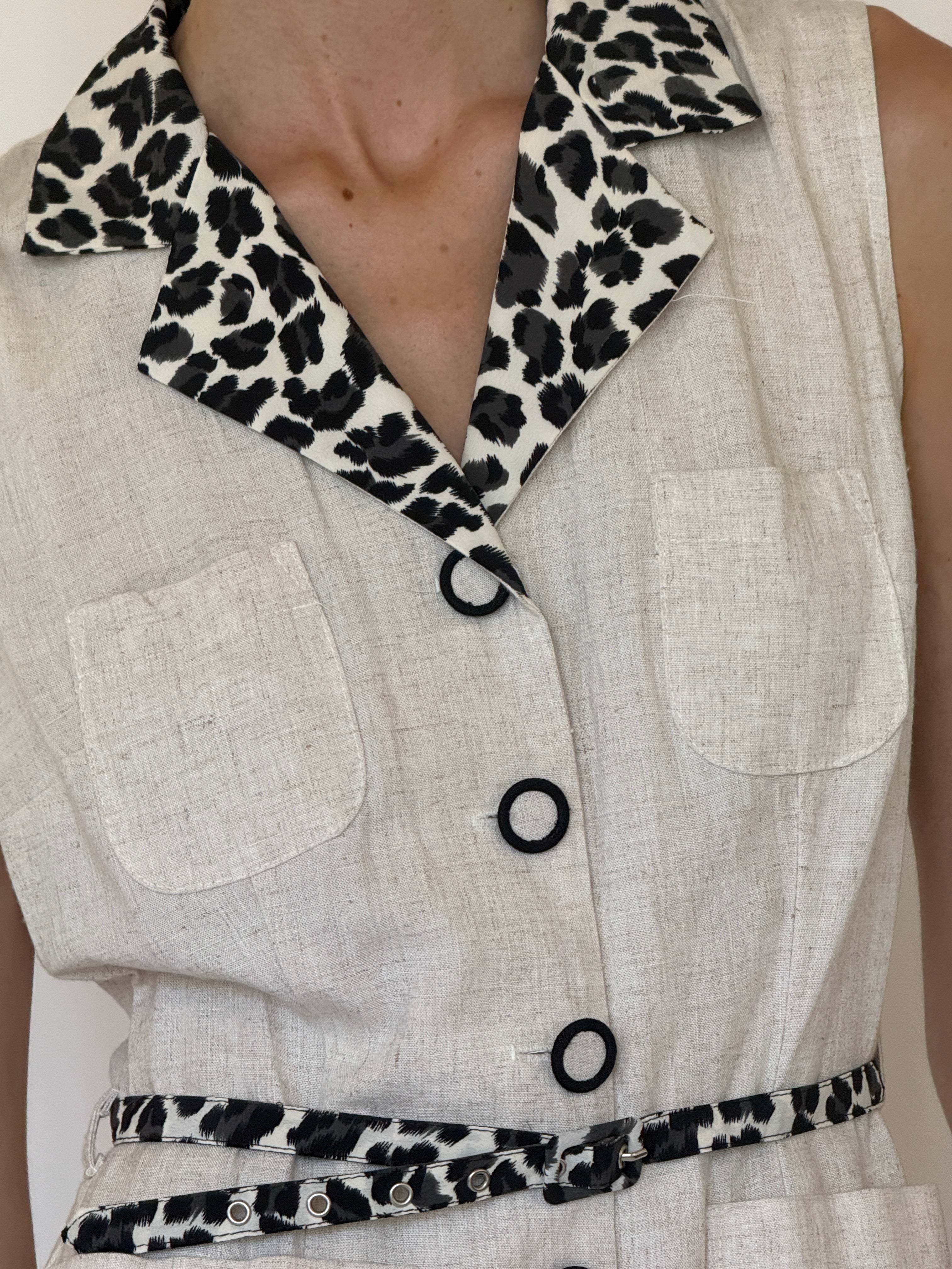 Vintage oatmeal safari mini dress animal print lapel and belt detail