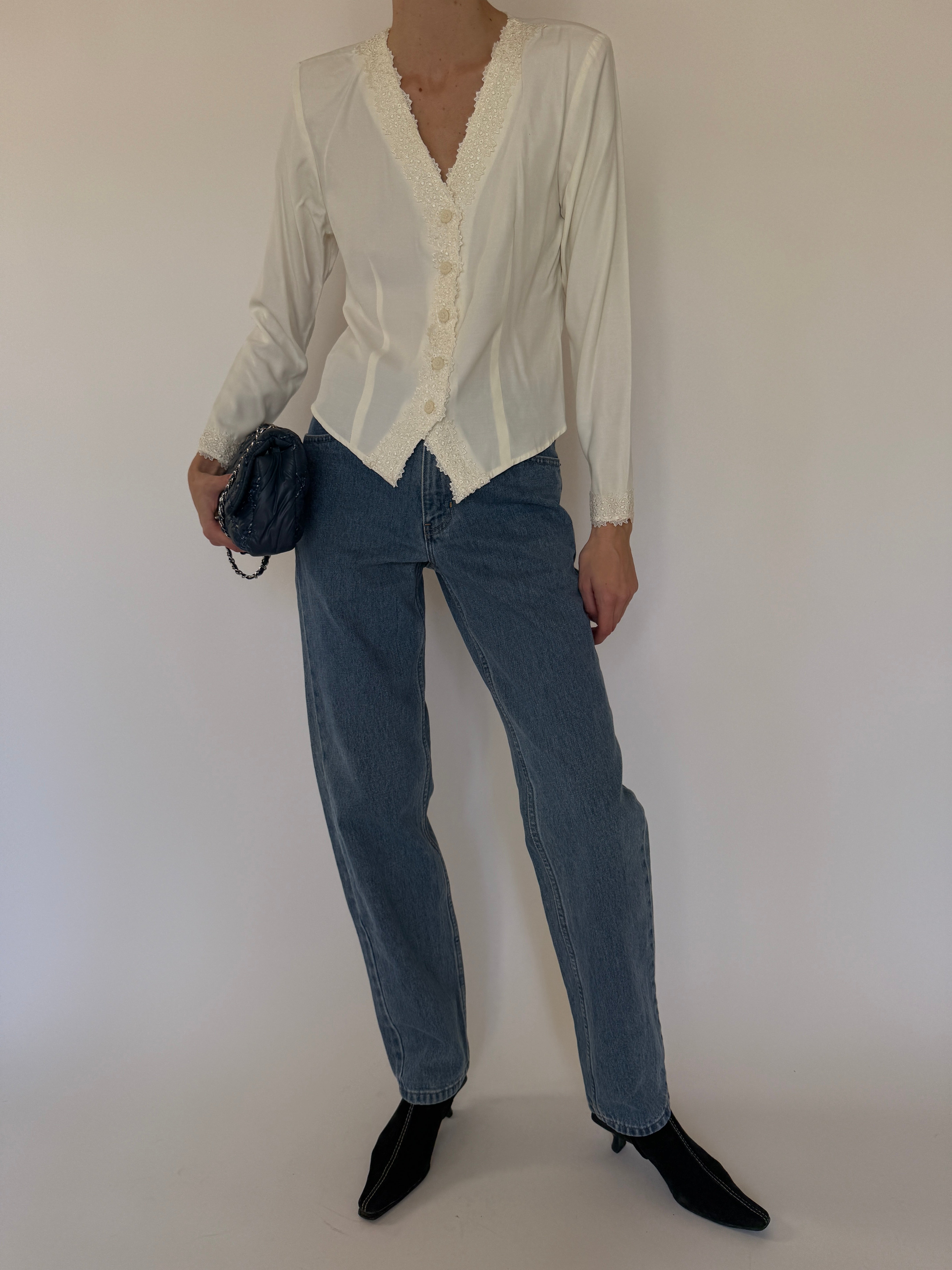 Vintage ivory lace trim blouse silhouette