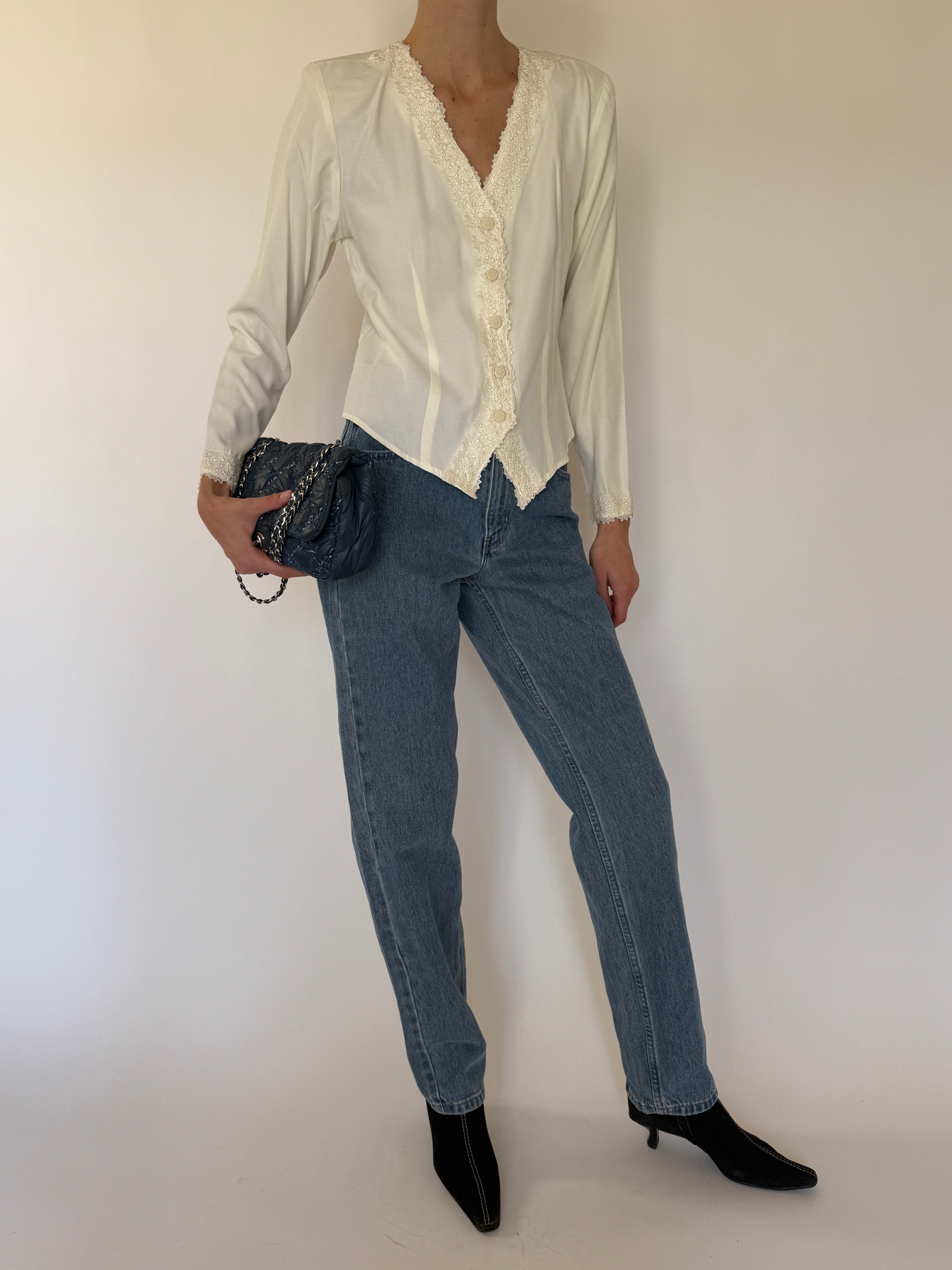 Vintage ivory lace trim blouse silhouette