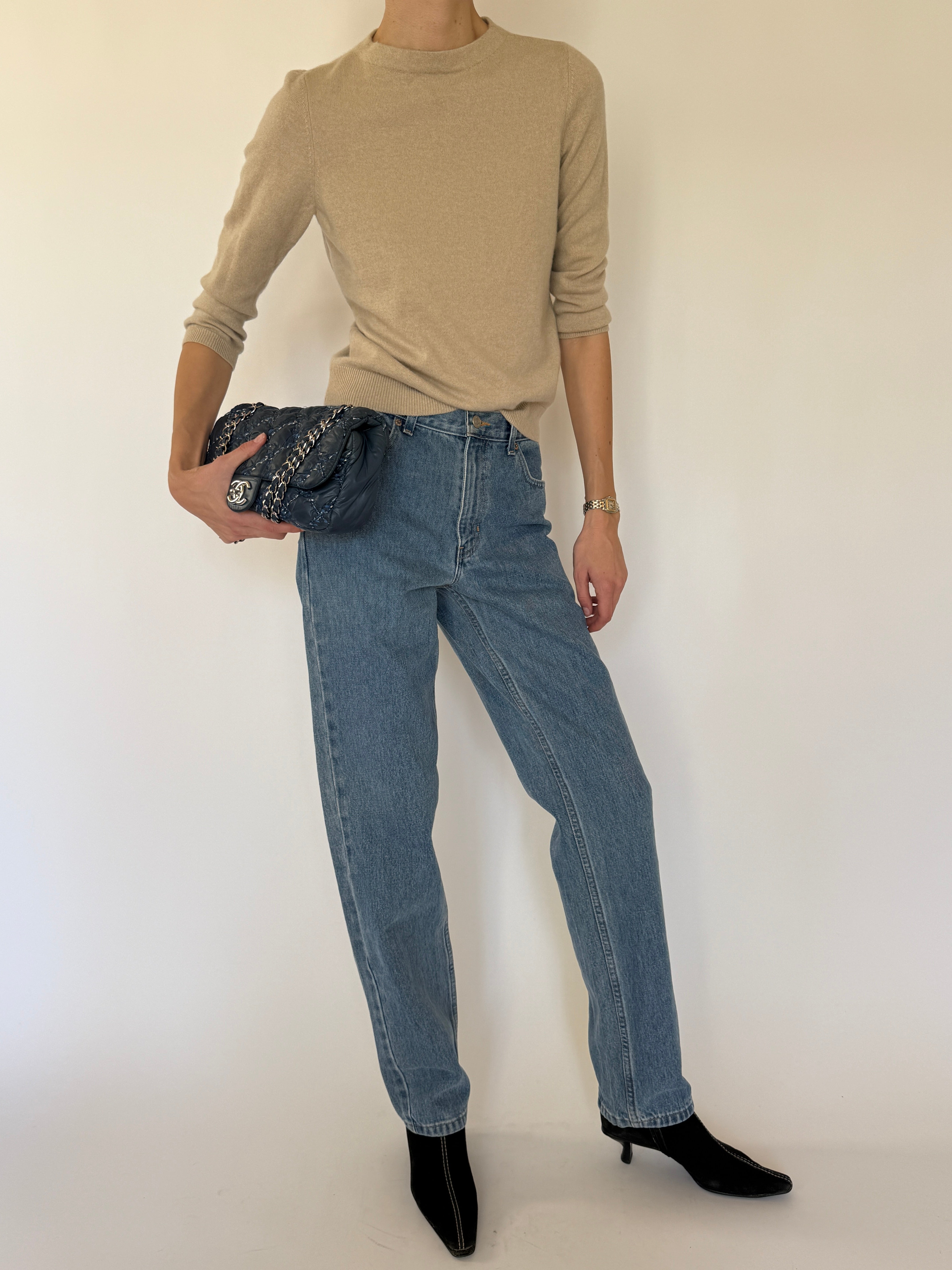 Vintage beige cashmere sweater hem detail