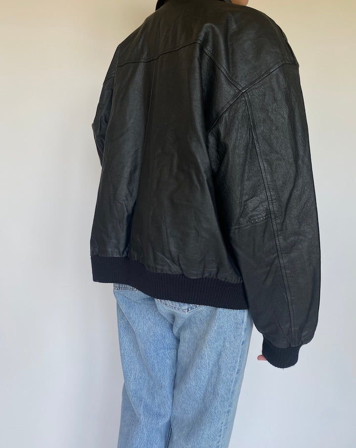 VINTAGE OVERSIZED BLACK LEATHER JACKET 3365