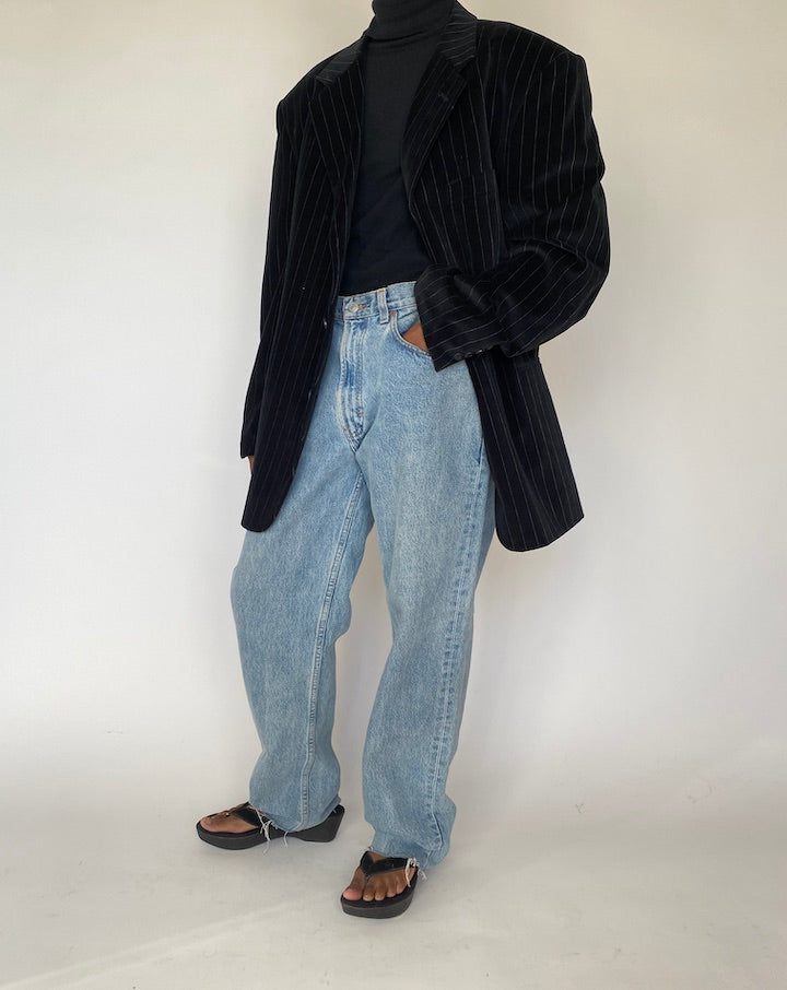 VINTAGE OVERSIZED BLACK PINSTRIPED VELVET BLAZER 4332