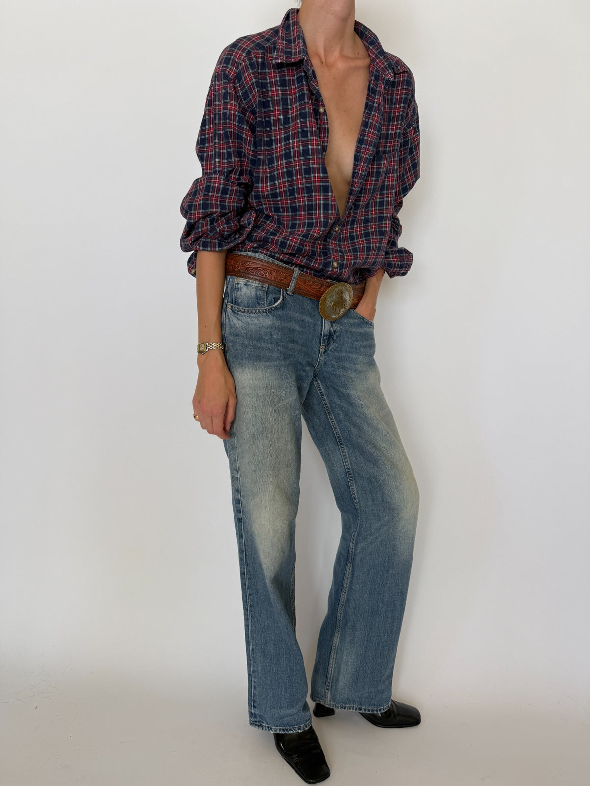 Side view plaid shirt with rolled sleeves