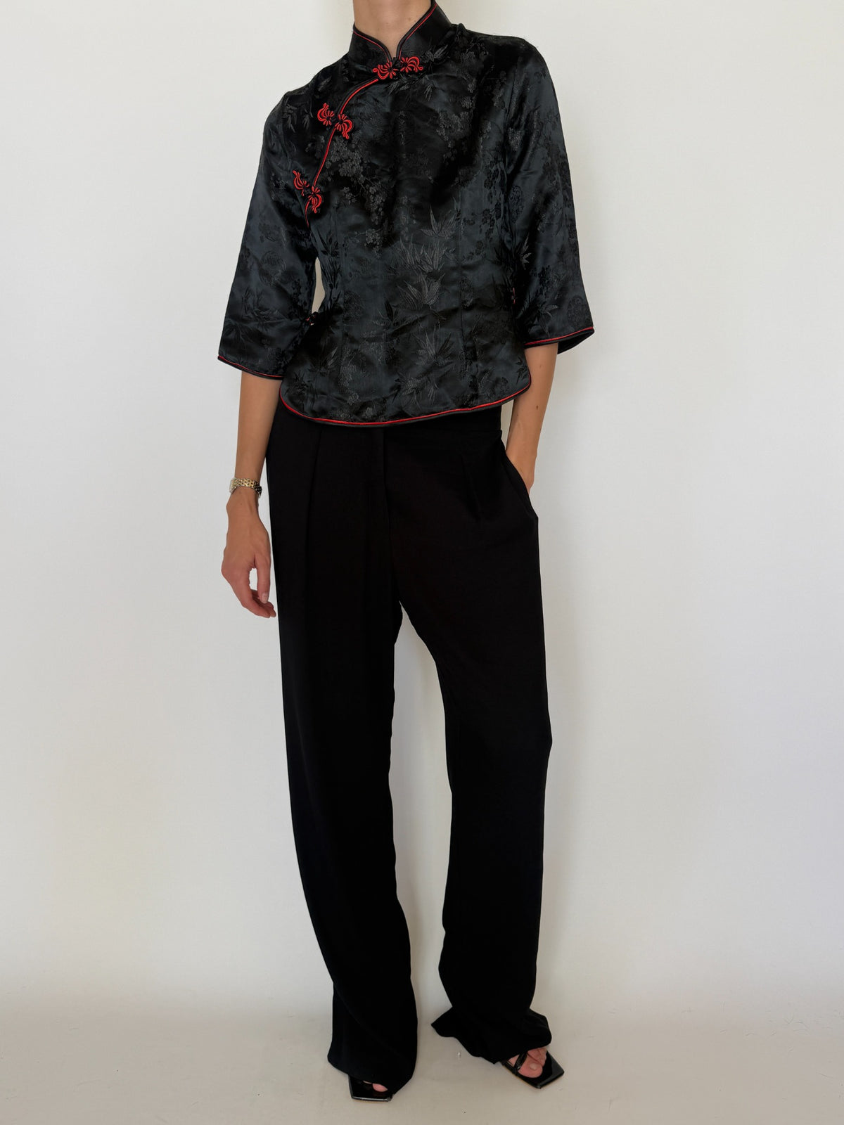 Vintage Chinese brocade qipao top front view black and red