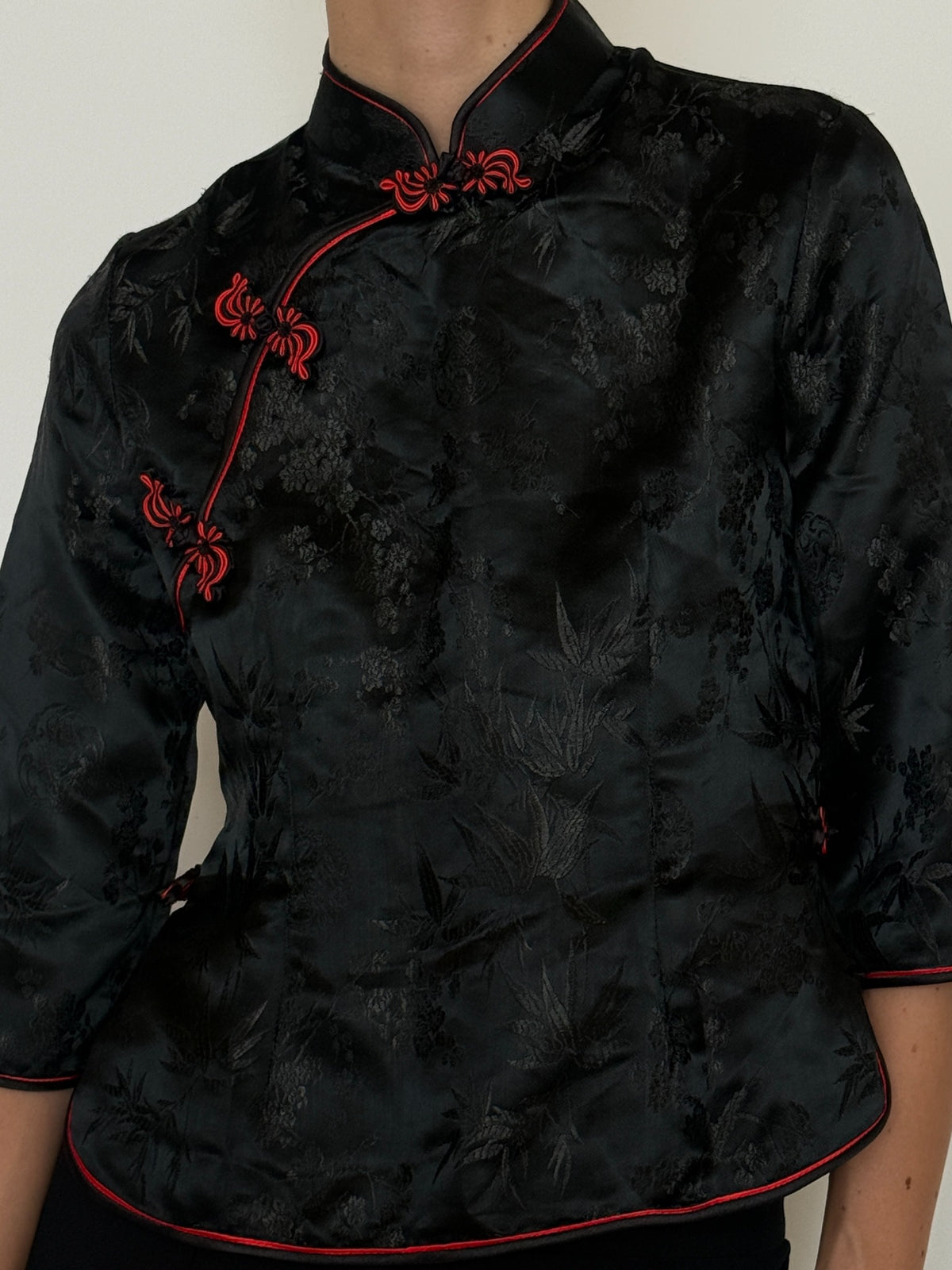 Vintage Chinese brocade qipao top collar and piping detail black and red