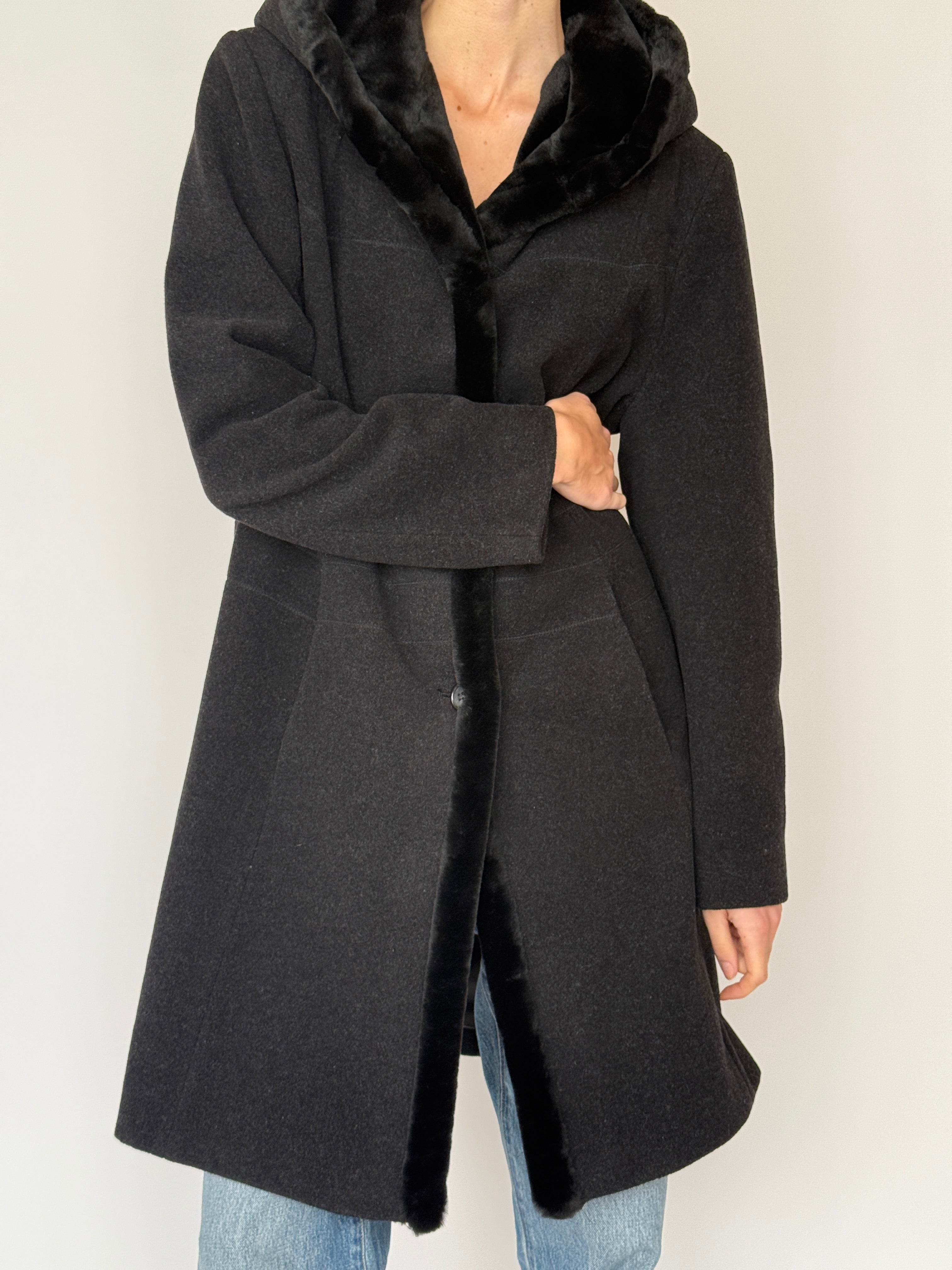 Vintage grey wool coat faux fur hood close up