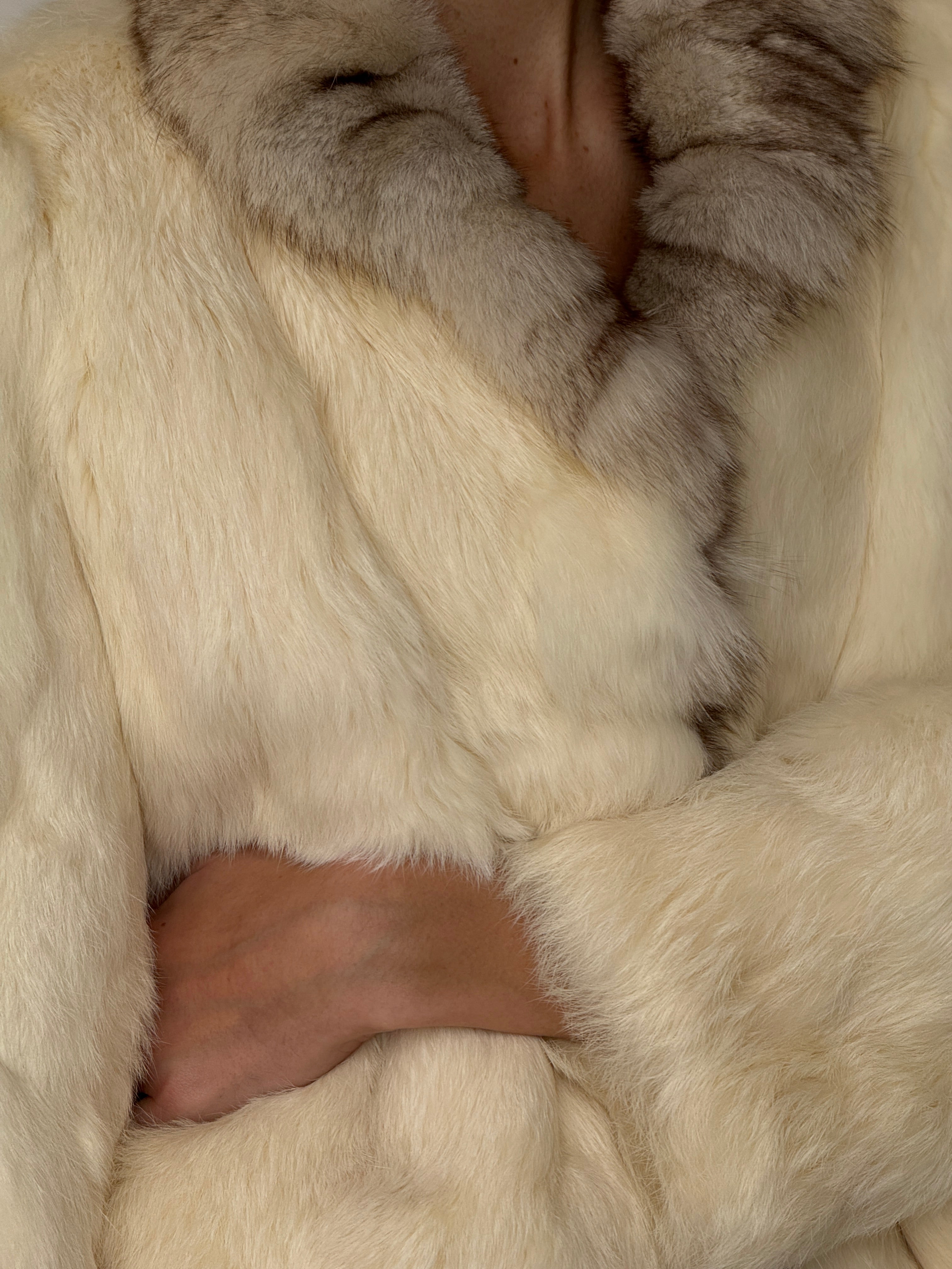 Vintage real fur coat ivory texture detail