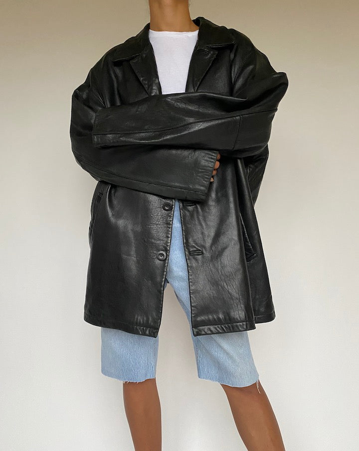 VINTAGE OVERSIZED BLACK LEATHER JACKET 1008