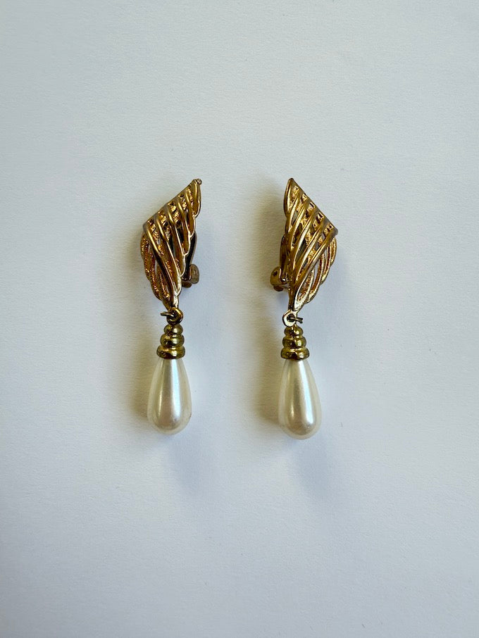 Vintage Pearl Drop Clip-on earring