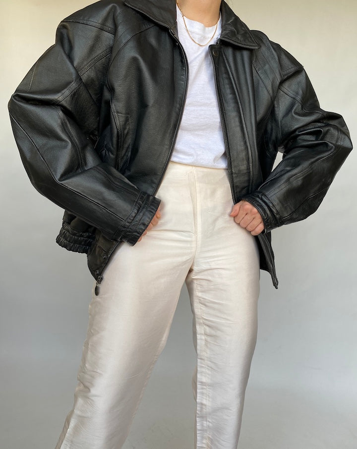 VINTAGE OVERSIZED BLACK LEATHER JACKET 410