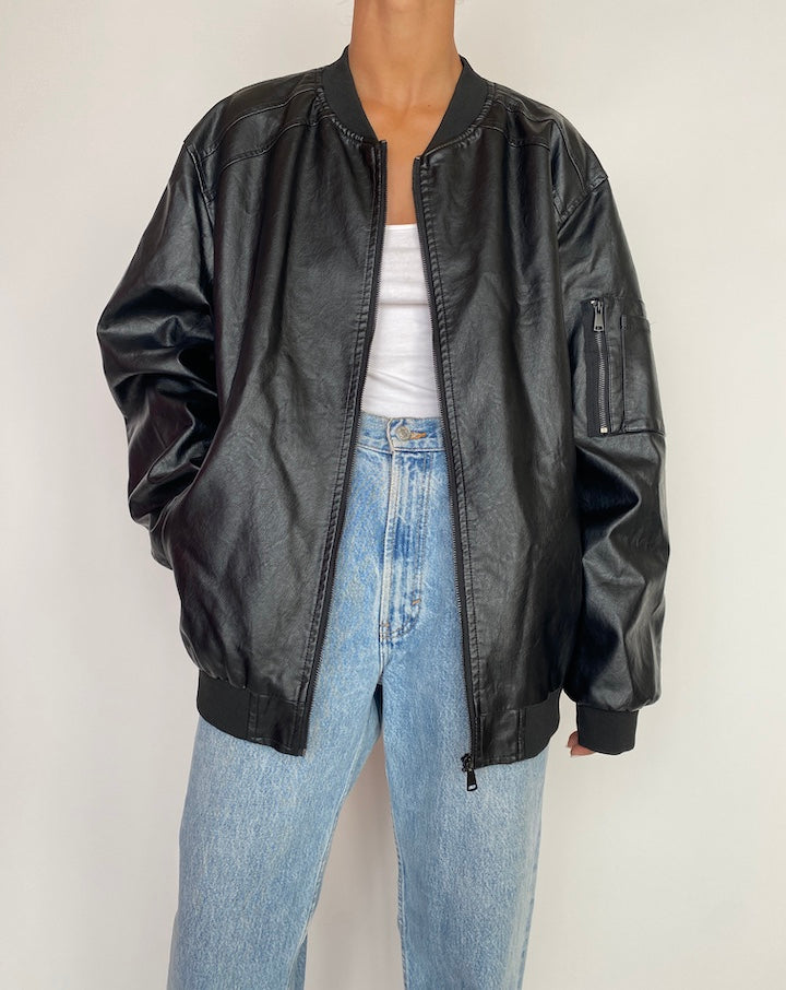 VINTAGE OVERSIZED BLACK LEATHER JACKET 2973