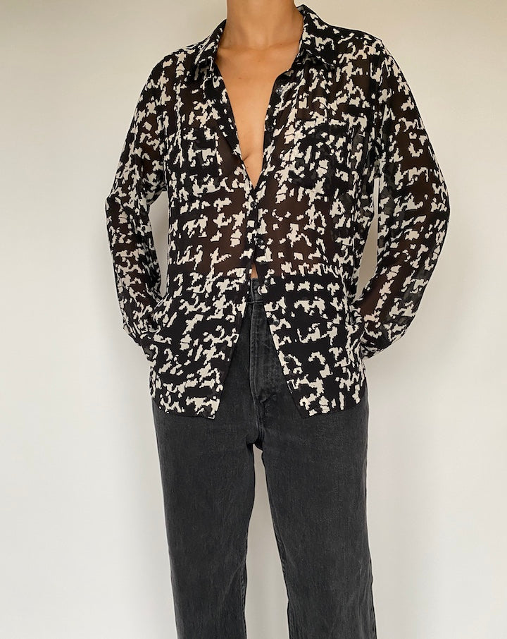 VINTAGE BLACK AND WHITE GUESS BLOUSE 1620 2