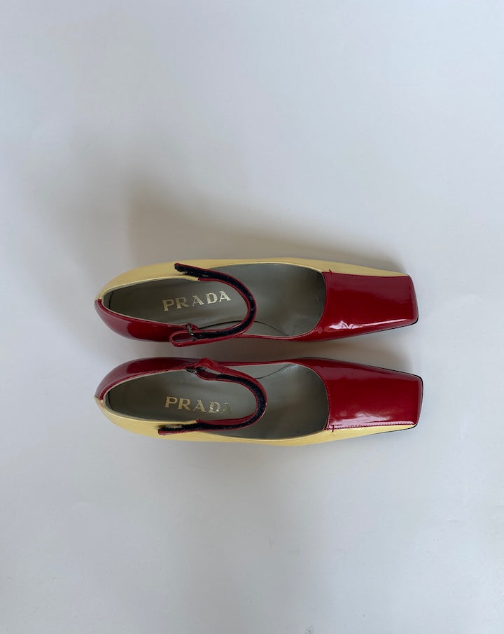 VINTAGE TWO TONED PRADA HEELS