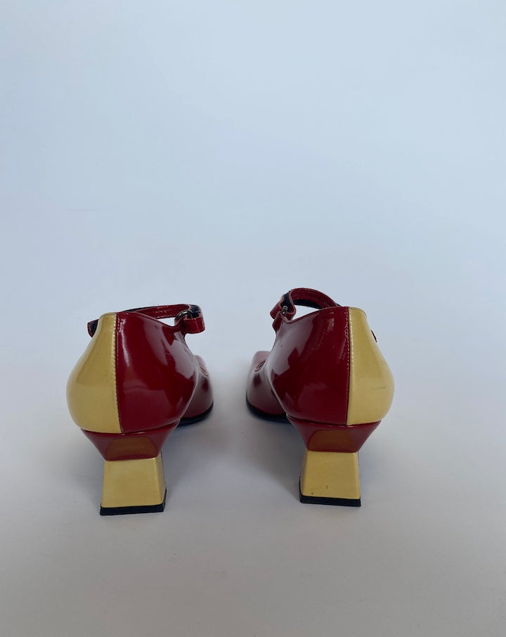 VINTAGE TWO TONED PRADA HEELS