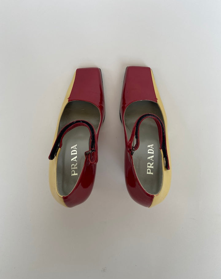 VINTAGE TWO TONED PRADA HEELS