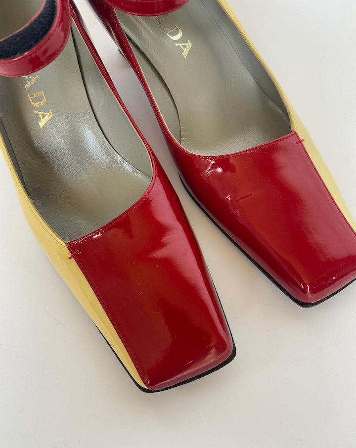 VINTAGE TWO TONED PRADA HEELS
