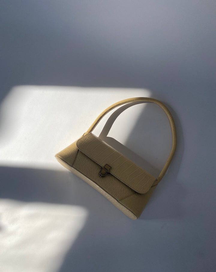 VINTAGE BEIGE BAGUETTE BAG