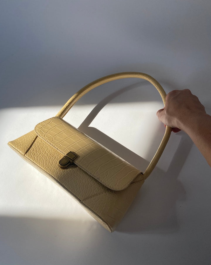 VINTAGE BEIGE BAGUETTE BAG