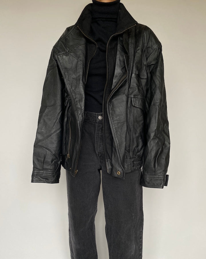 VINTAGE OVERSIZED BLACK LEATHER JACKET 1641