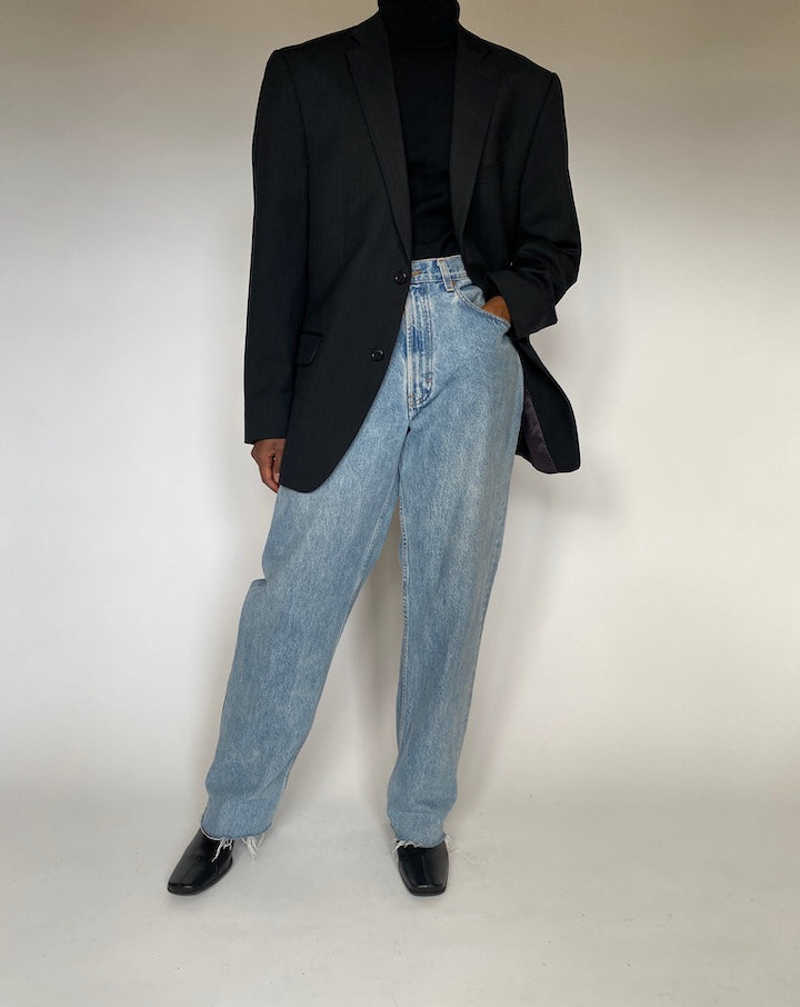VINTAGE PINSTRIPED BLACK BLAZER 4407