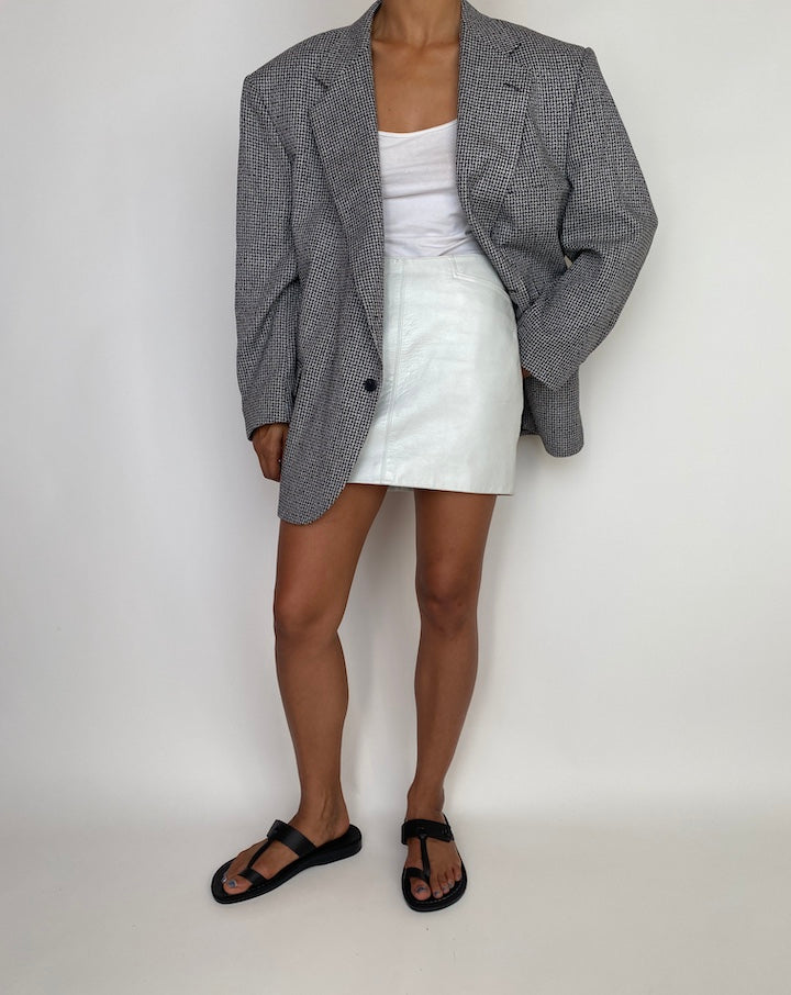 VINTAGE OVERSIZED BLACK AND WHITE BLAZER 3005