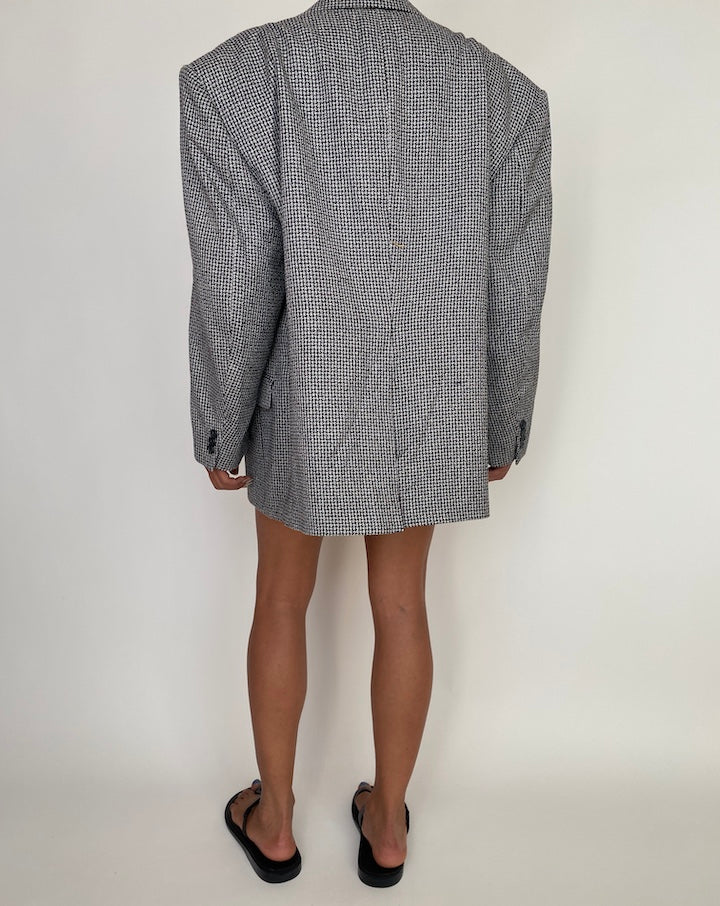 VINTAGE OVERSIZED BLACK AND WHITE BLAZER 3005