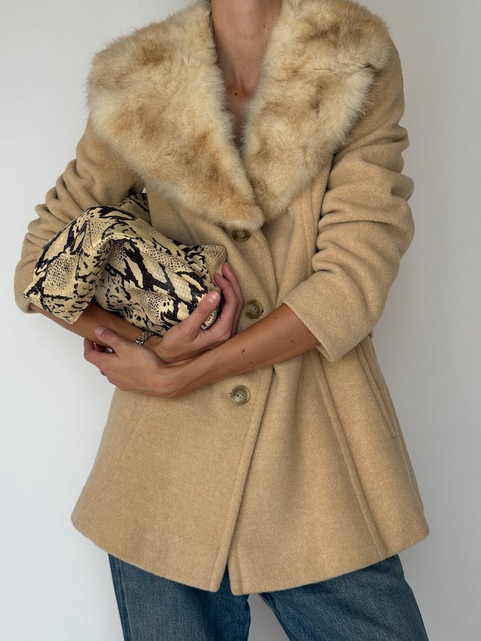 Vintage Beige Coat With Fur Collar 2175