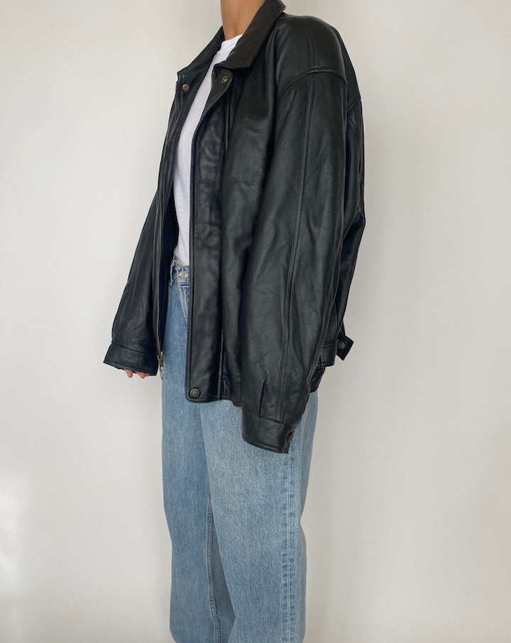 VINTAGE OVERSIZED BLACK LEATHER JACKET 2448