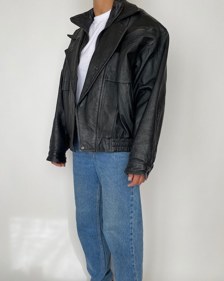 VINTAGE OVERSIZED BLACK LEATHER JACKET 2464