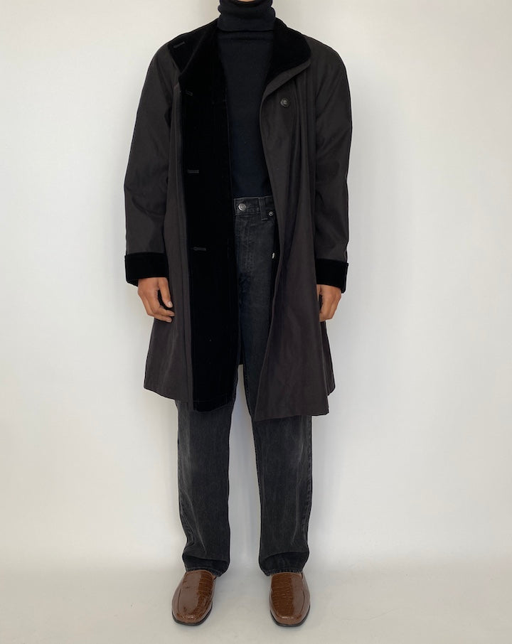 VINTAGE BLACK COAT 1681