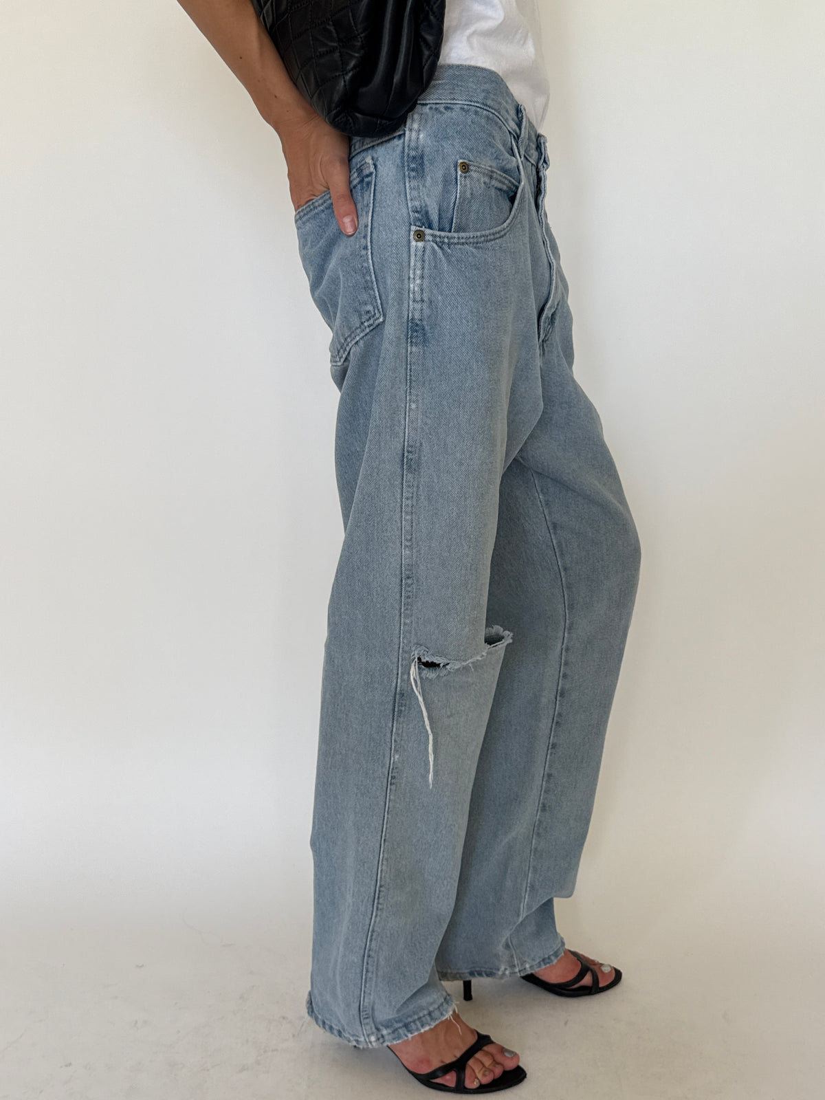Wrangler Blue Ridge light blue jeans side view