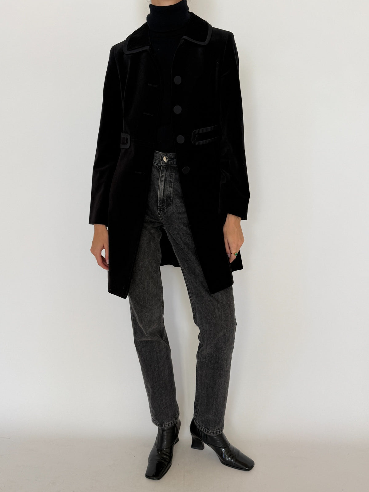 Vintage black velvet tailored coat 8453