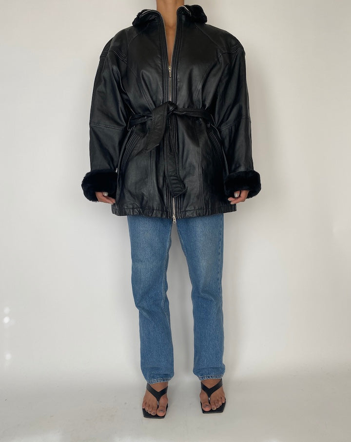 VINTAGE OVERSIZED BLACK LEATHER JACKET WITH FAUX FUR DETAILING 2474