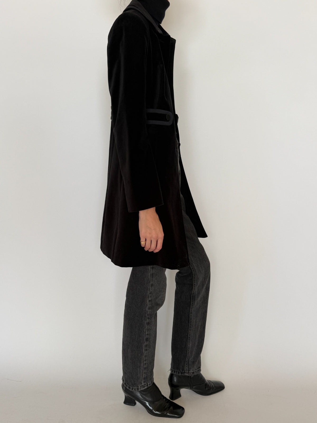 Vintage black velvet tailored coat 8453