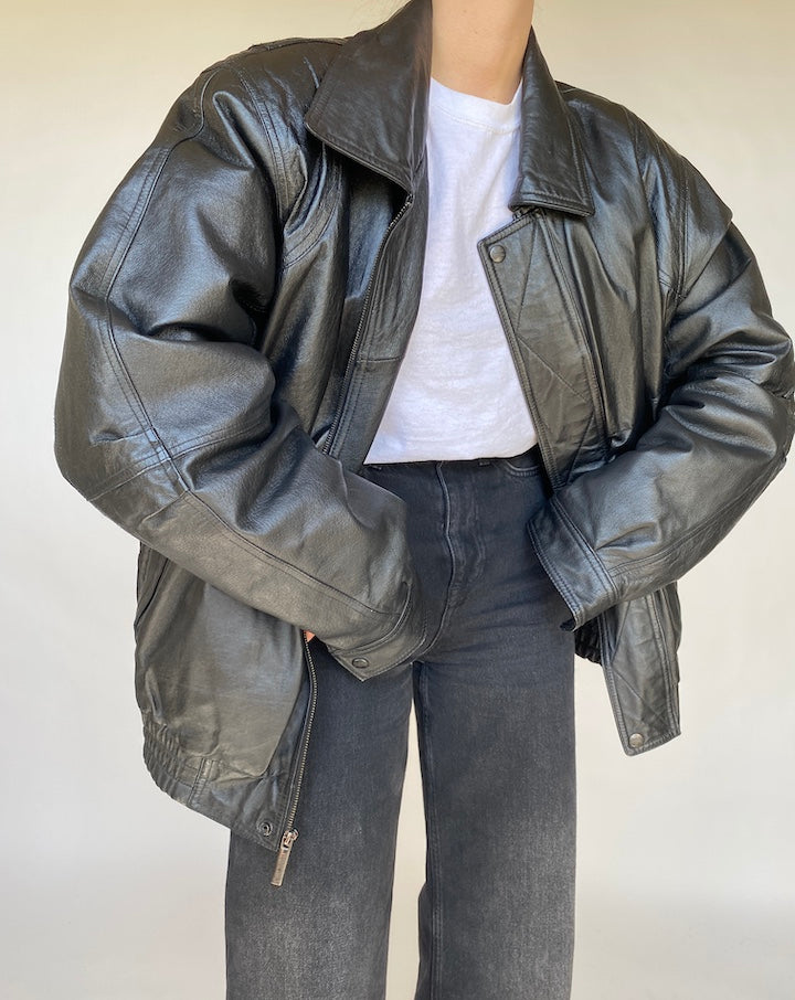 VINTAGE BLACK LEATHER JACKET 431