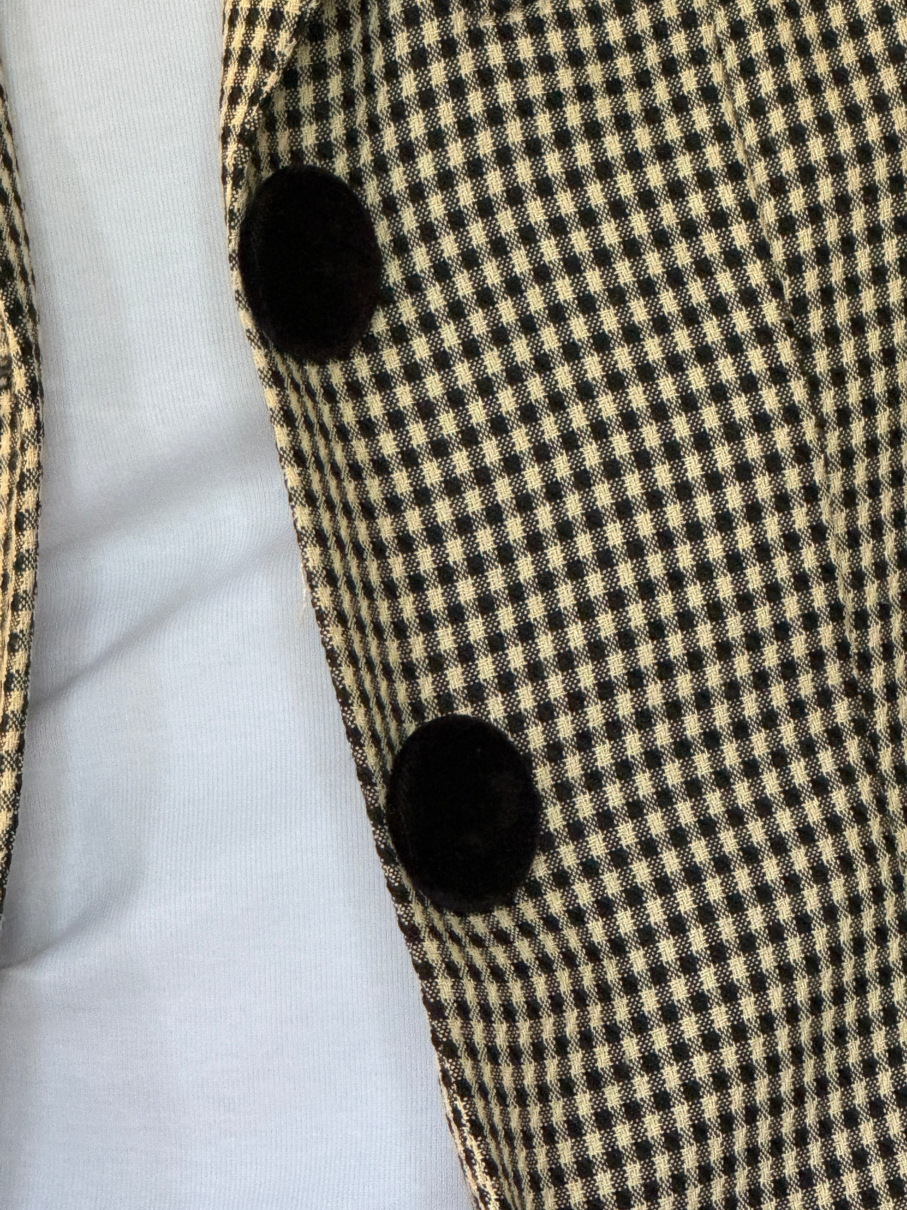 Vintage velvet button detail