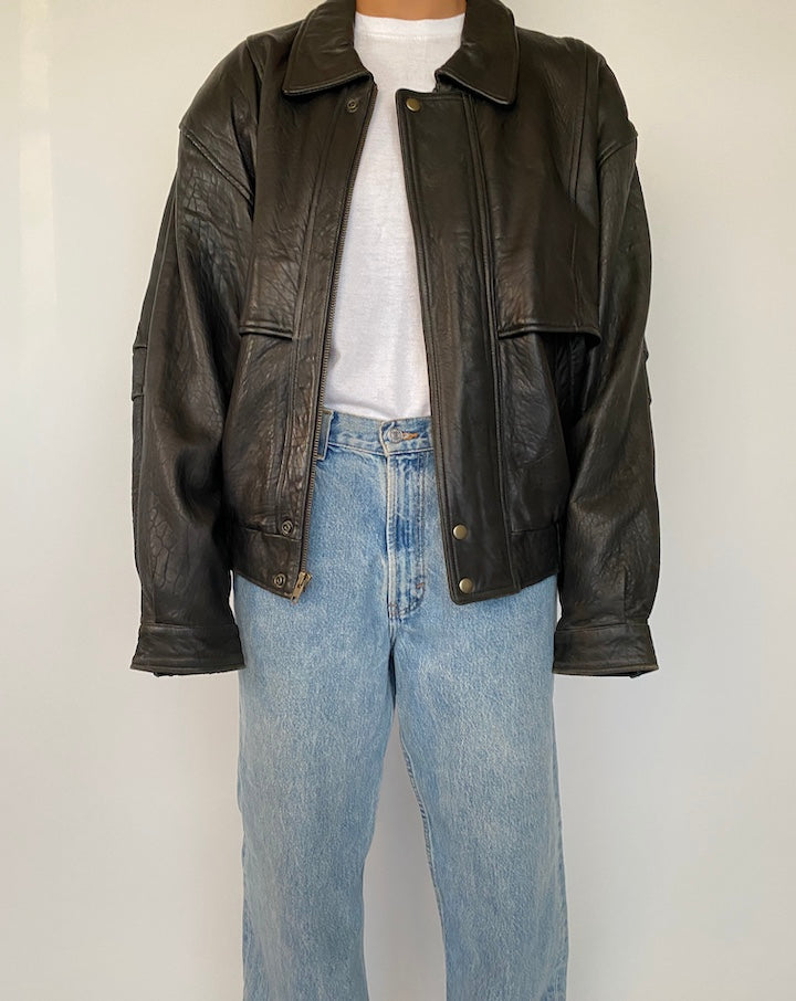 VINTAGE OVERSIZED BLACK LEATHER JACKET 2489