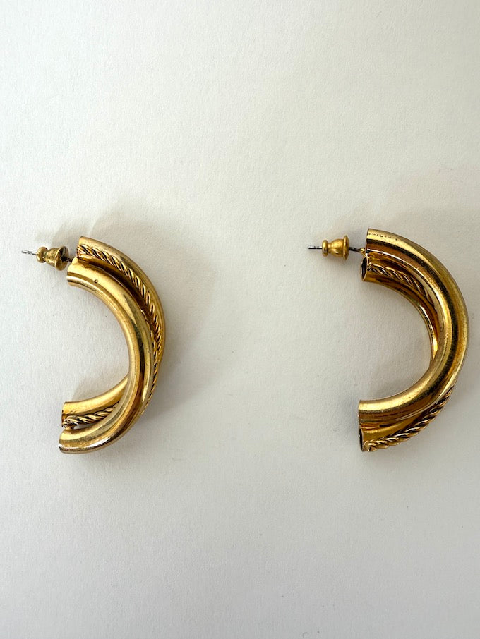 Vintage Sculpted Gold curves