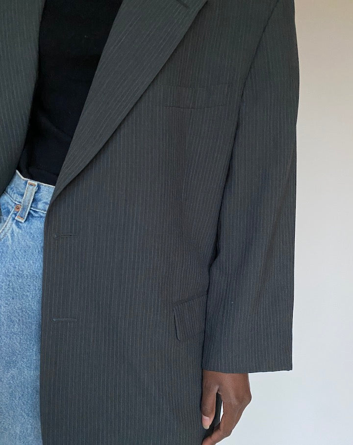 VINTAGE GREY PINSTRIPED CALVIN KLEIN BLAZER 1692