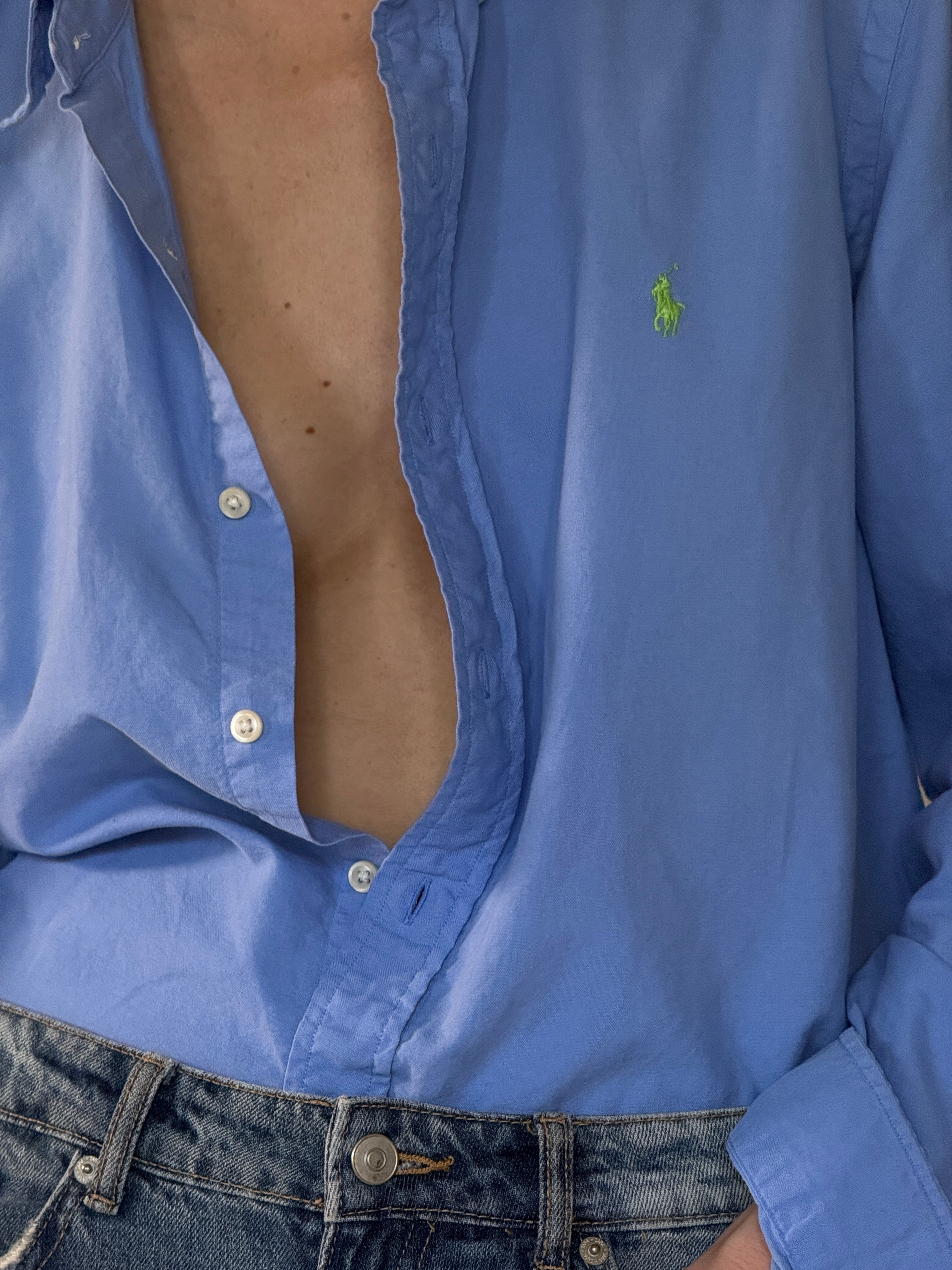 Vintage chest pocket with embroidered logo detail