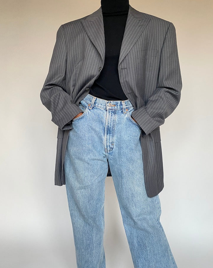 VINTAGE OVERSIZED BEAUTIFUL GREY PINSTRIPED BLAZER 1695