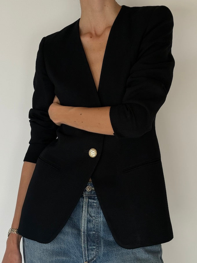 Vintage Structured Black Blazer with Pearl Button