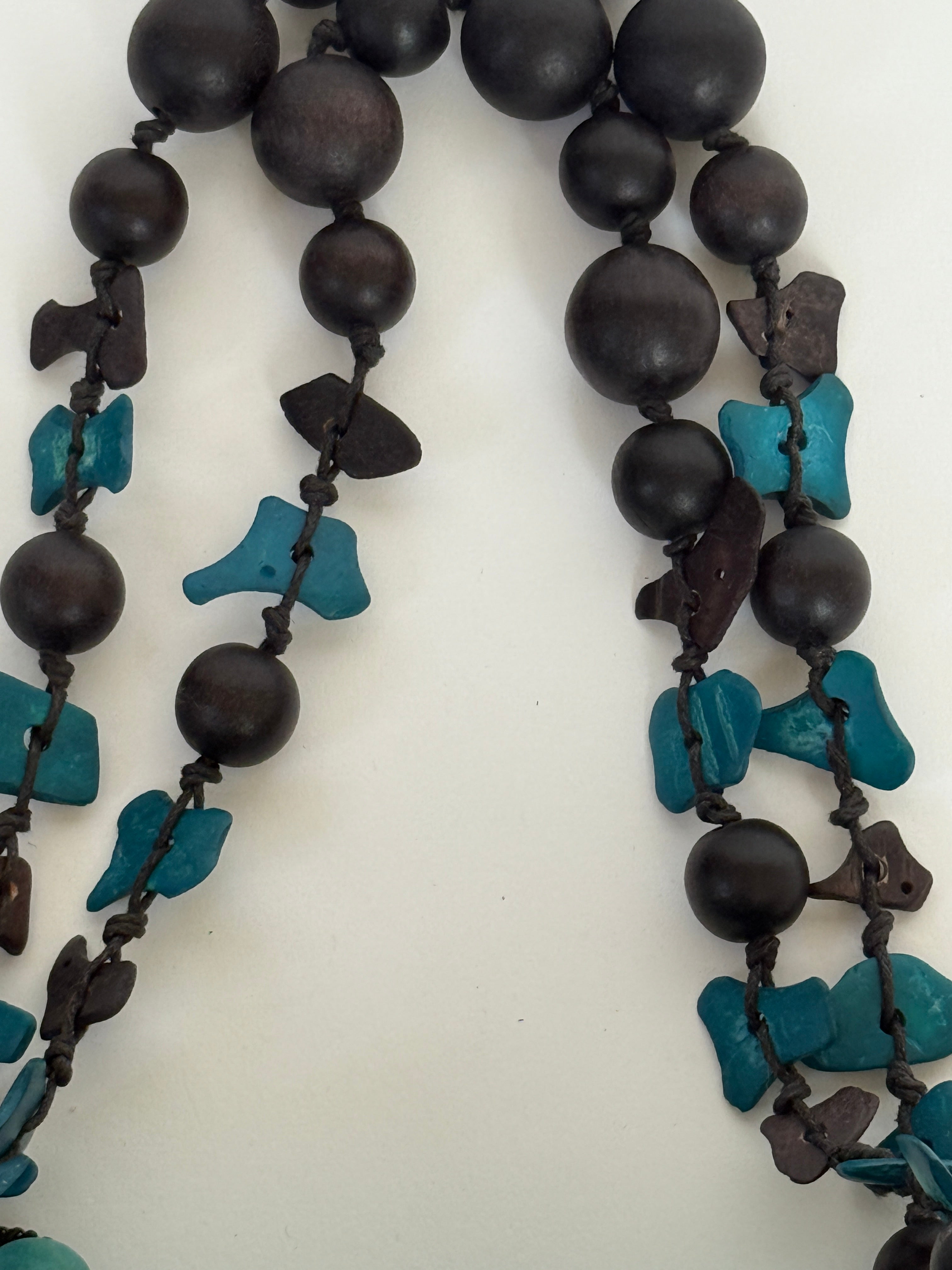 Vintage beaded purse teal handle detail