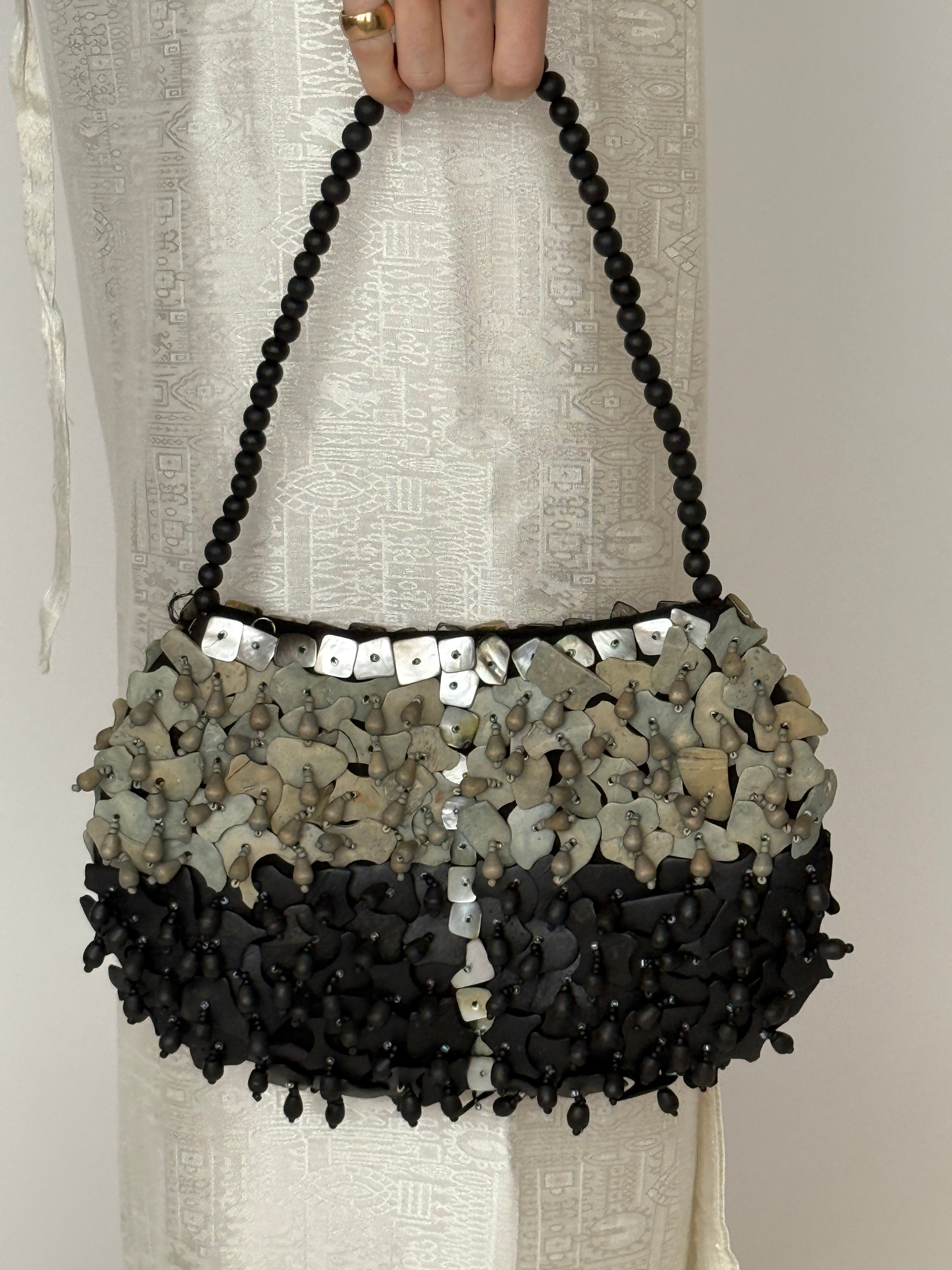 Vintage shell handbag shell embellishment detail