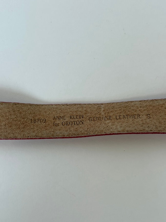 Vintage red chain detail belt with gold hardware