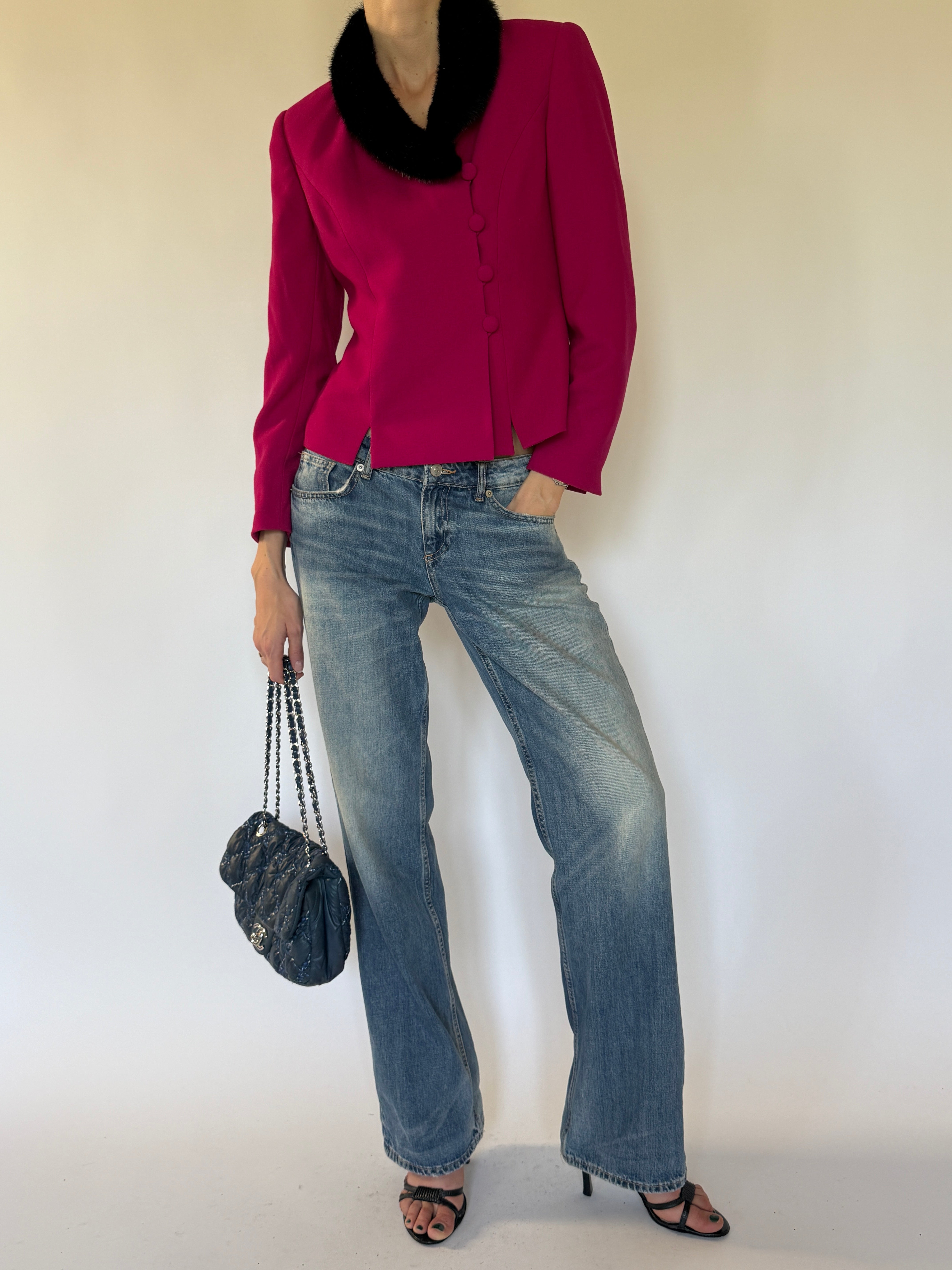 Vintage structured pink jacket with fur collar front view