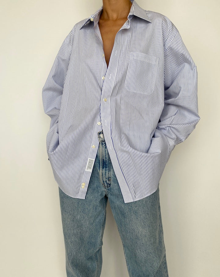 VINTAGE OVERSIZED WHITE AND BLUE STRIPED SHIRT 2537